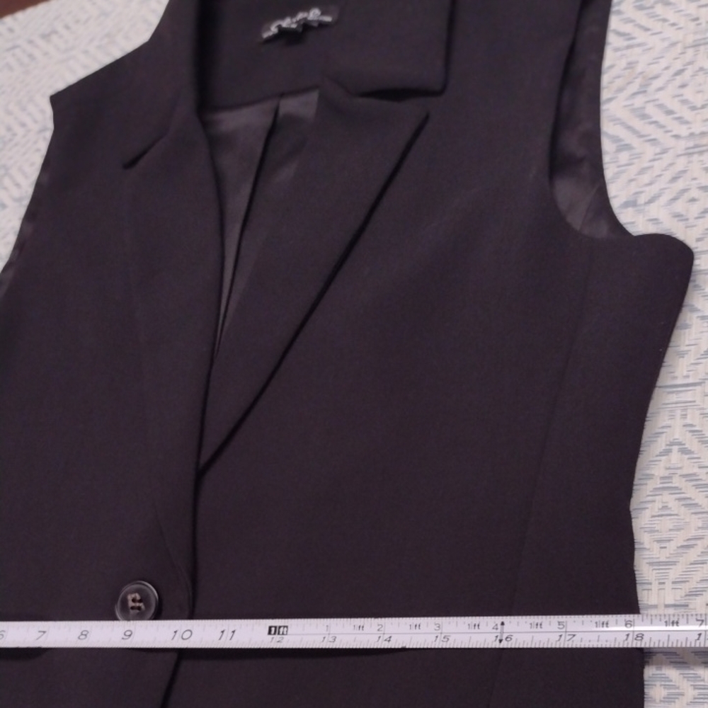 CHARLIE B Black Sleeveless Vest Chic,Feminine. - Picture 11 of 16